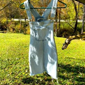Overall dress wild fable size medium Cute and casual.